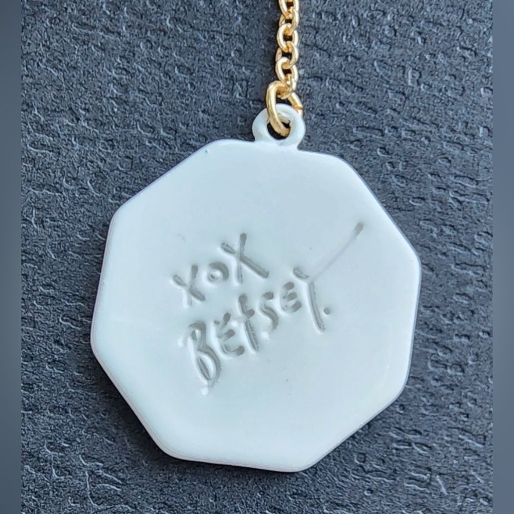 NWT 🚌♥️ Betsey Johnson school bus heart Necklace - Picture 14 of 15